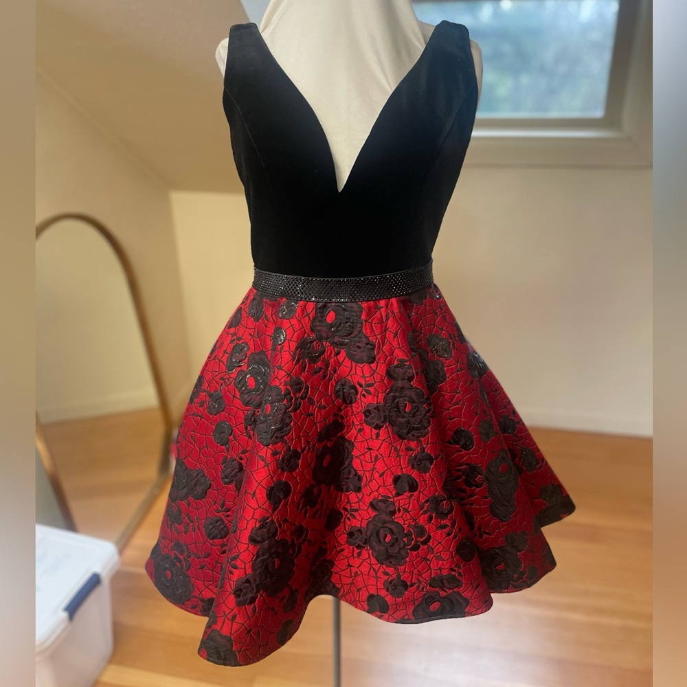 Ellie Wilde by Mon Cheri Cocktail Dress